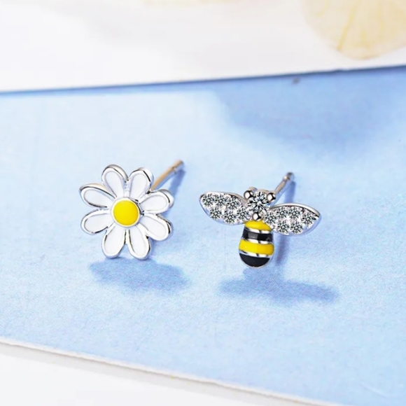 Sterling Silver  Earrings - Picture 5 of 5